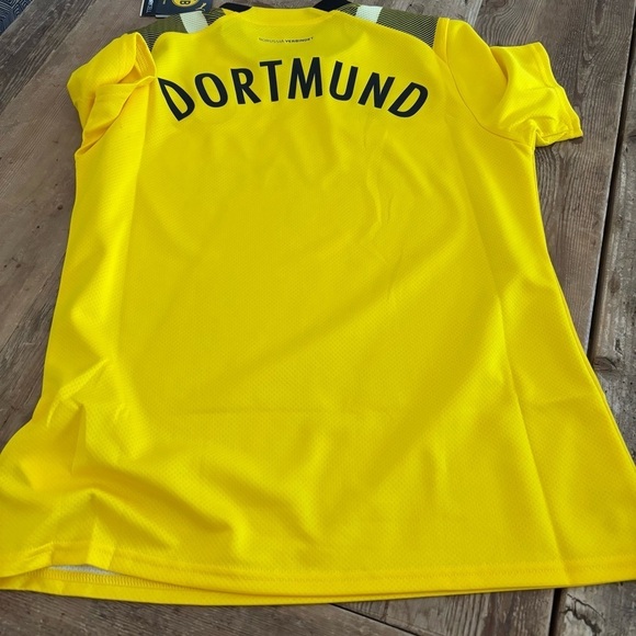 NWT PUMA BORUSSIA DORTMUND 22/23 REPLICA CUP Soccer Jersey - Picture 13 of 14